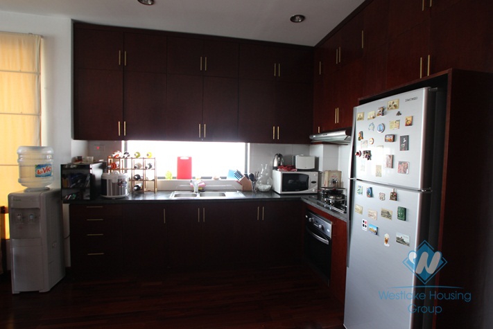 Lake view 2 bedroom apartment for lease in Tay Ho district, Hanoi